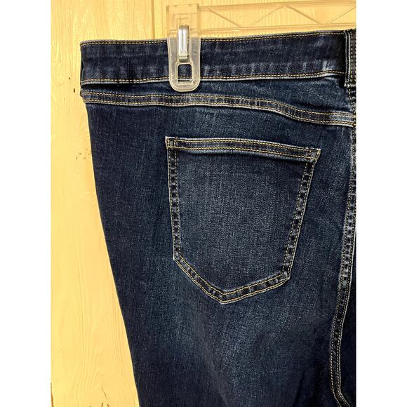 Torrid Jeans Womens 20W Short Luxe Slim Baby Boot Mid-Rise Bootcut 20WS 20WP - Picture 11 of 12